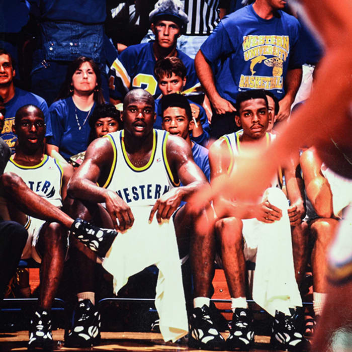 blue-chips-stills-bench-shaq-center.jpg